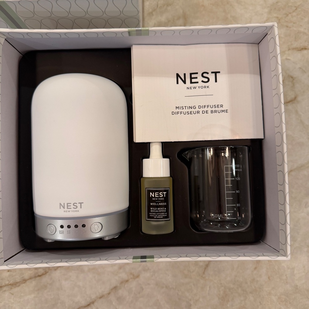 NEST Fragrances Wellness Misting Diffuser Set Wild Mint & Eucalyptus - Picture 3 of 6
